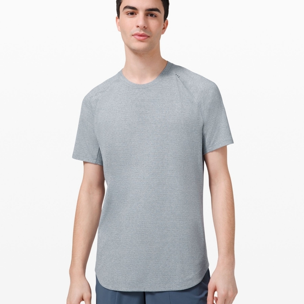 Lululemon Drysense SS. Chambray/White. Size L.